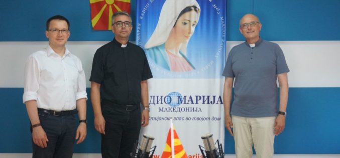 Генералниот директор на Реновабис професор д-р отец Томас Шварц во посета на Радио Марија